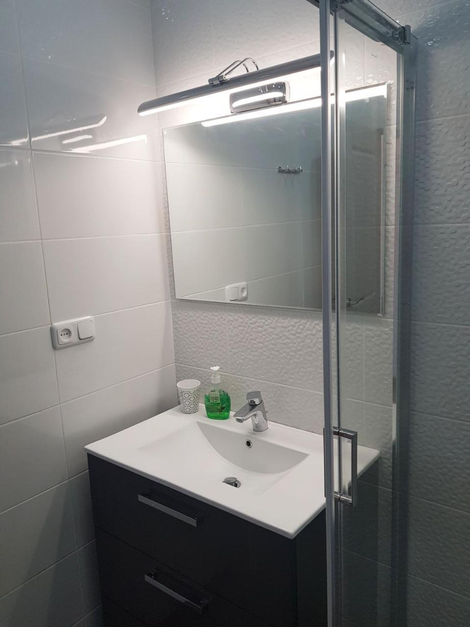 Cascade White Luxury Apartment Єреван Екстер'єр фото